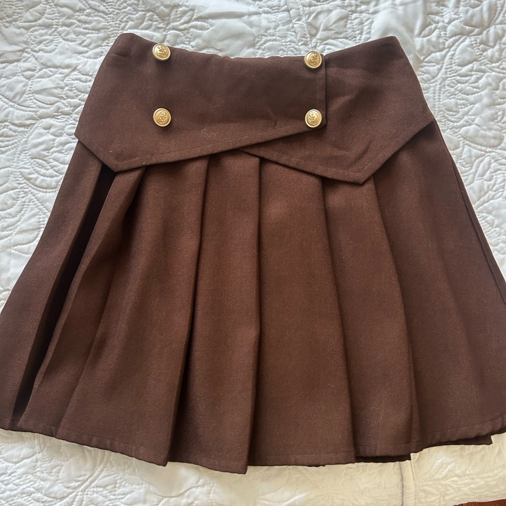 Brown Pleated Mini Skirt with Decorative Buttons